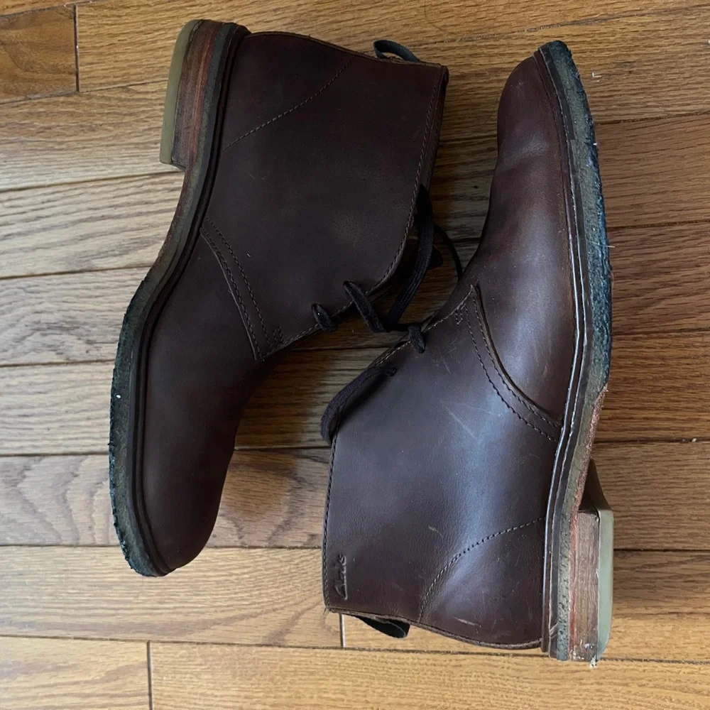 Clark’s Men's Brown Leather Chukka Boots